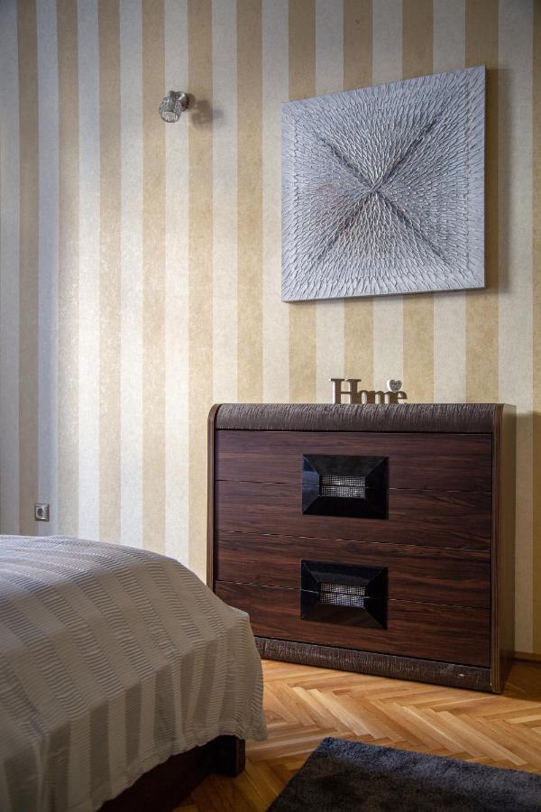 Luxury Downtown Home By Anna Budapest Extérieur photo
