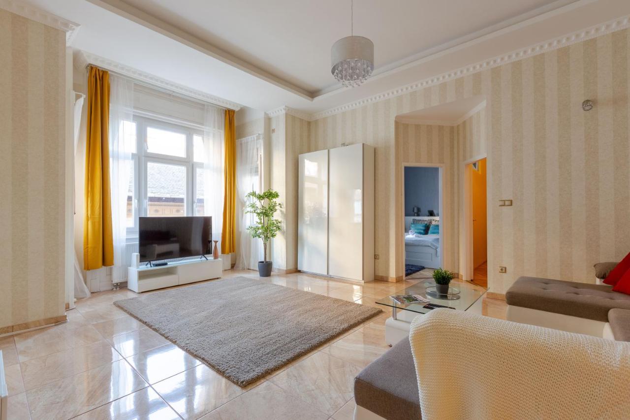 Luxury Downtown Home By Anna Budapest Extérieur photo
