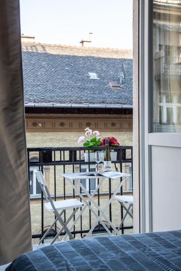Luxury Downtown Home By Anna Budapest Extérieur photo