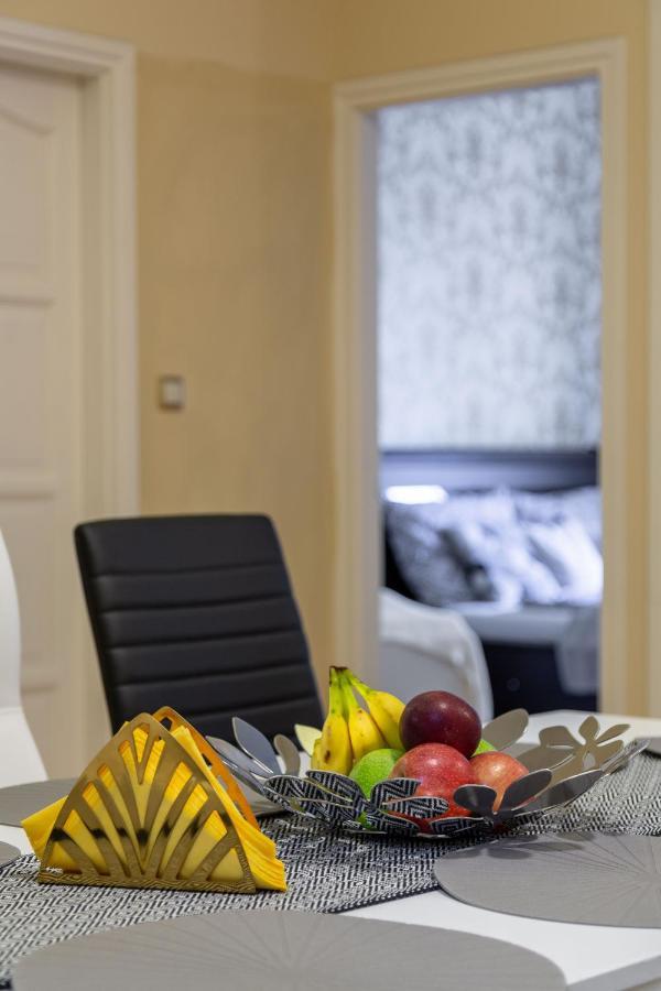 Luxury Downtown Home By Anna Budapest Extérieur photo