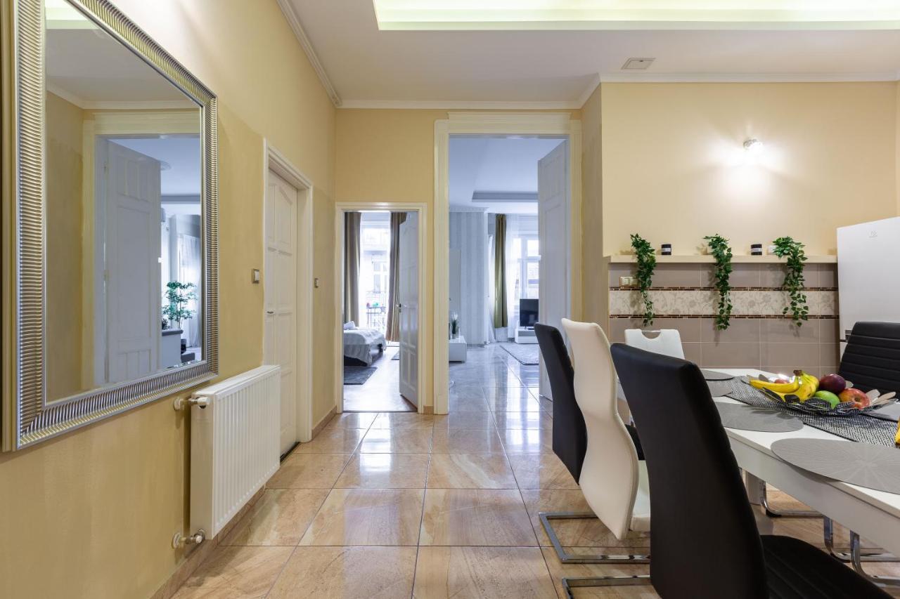 Luxury Downtown Home By Anna Budapest Extérieur photo