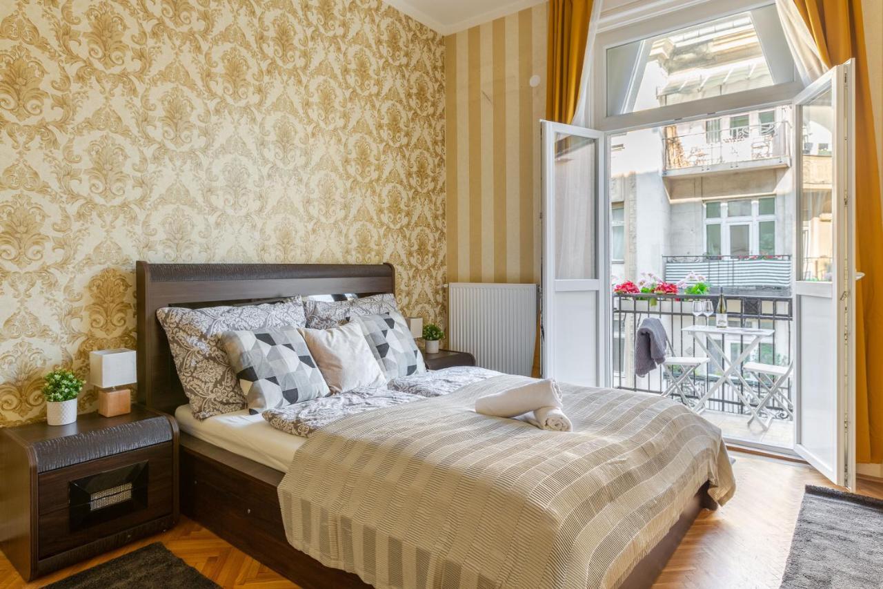 Luxury Downtown Home By Anna Budapest Extérieur photo