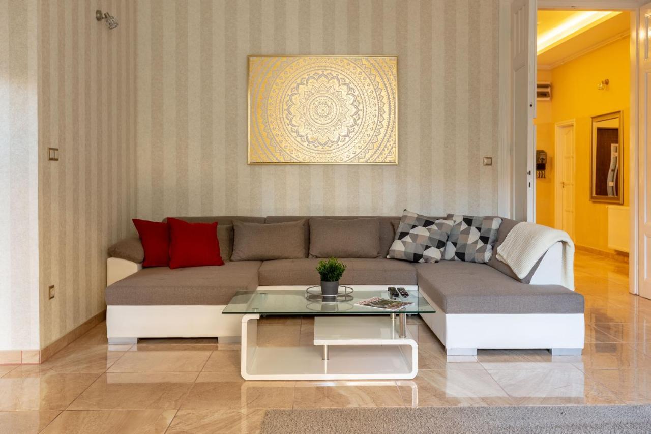 Luxury Downtown Home By Anna Budapest Extérieur photo